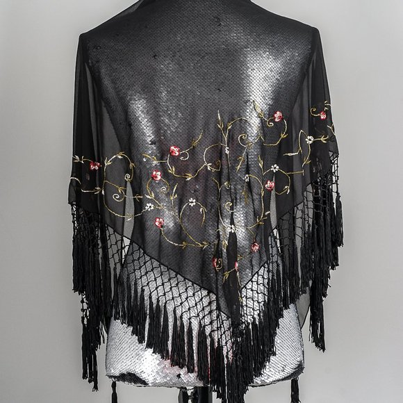 NWOT Tristan Embroidered fringe shawl